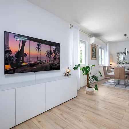 Holiday home 4 Bedroom Gorgeous In