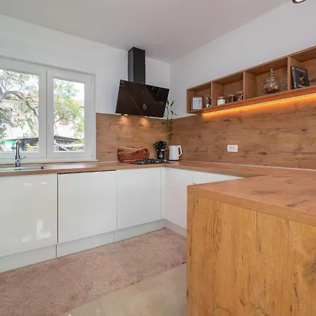 4 Bedroom Gorgeous In * Pula