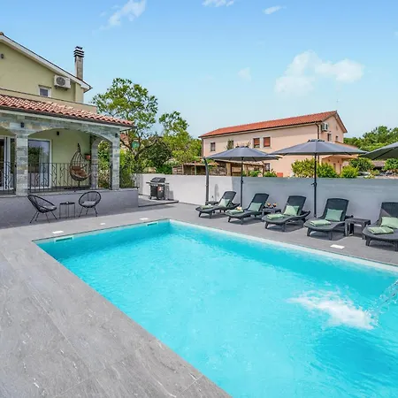 4 Bedroom Gorgeous In *