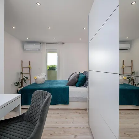Holiday home 4 Bedroom Gorgeous In *