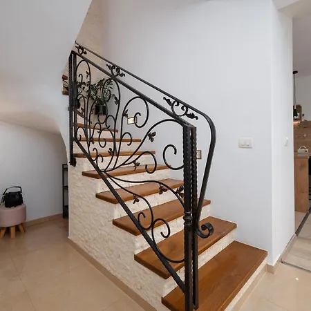 Holiday home 4 Bedroom Gorgeous In