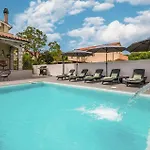 4 Bedroom Gorgeous In بيت للعطل بولا